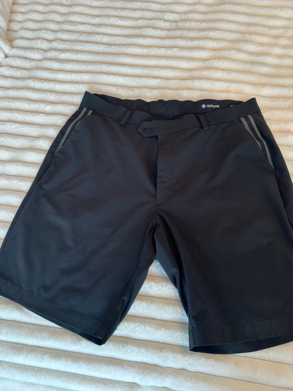 G/Fore Shorts - Picture 3 of 4
